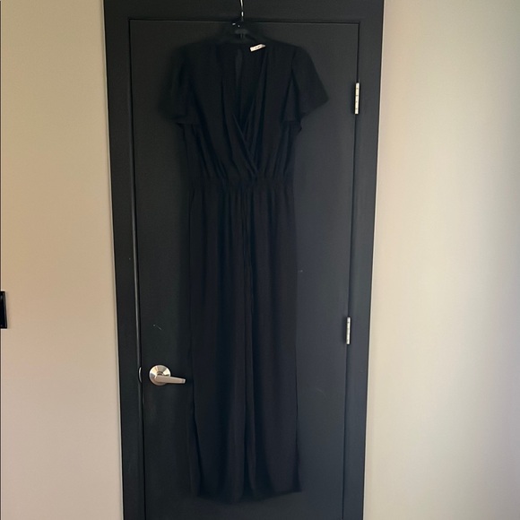 Mi Ami Black Flutter Sleeve V-Neck Jumpsuit - Picture 1 of 5